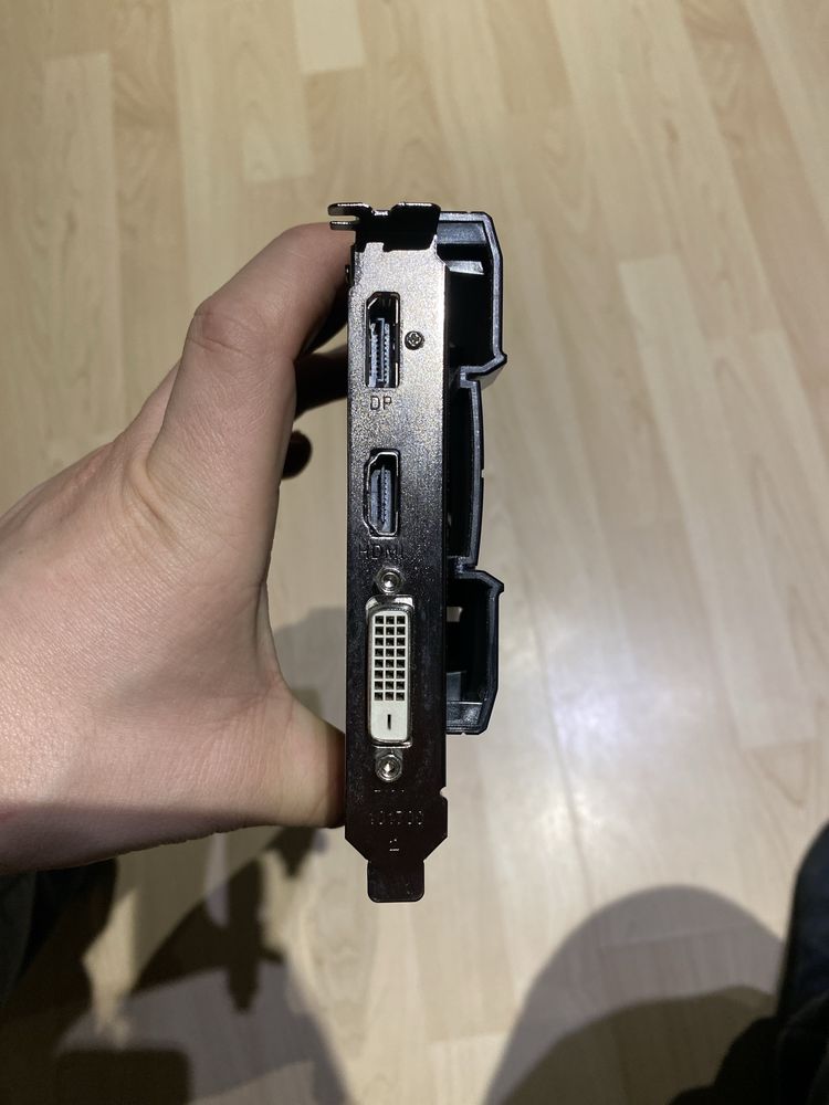 Sapphire Radeon  RX 550  PULSE 4GB GDDR5