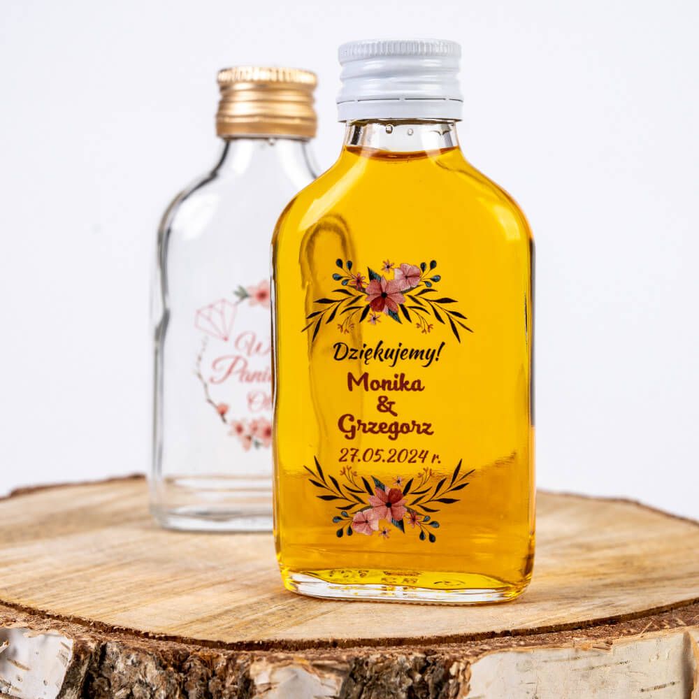50x butelka PIERSIÓWKA 100 ml na wesele z naklejkami + zakrętka