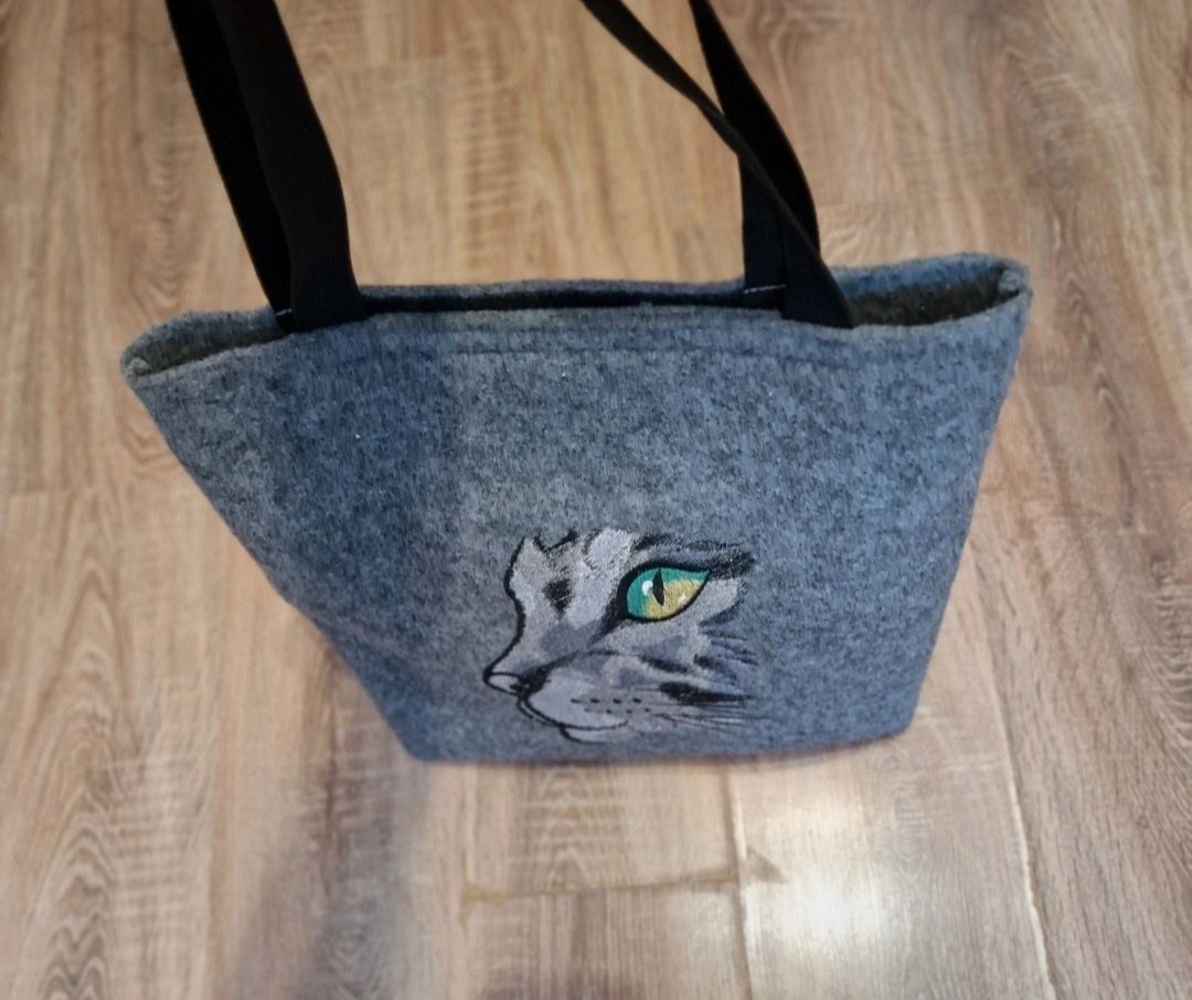 Torebka filcowa haftowana Kocie Oko