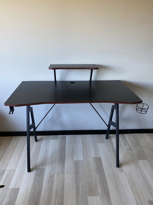 Mesa e cadeira gaming