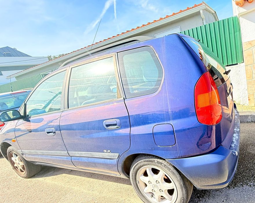 Mitsubishi Space Star ano 2000