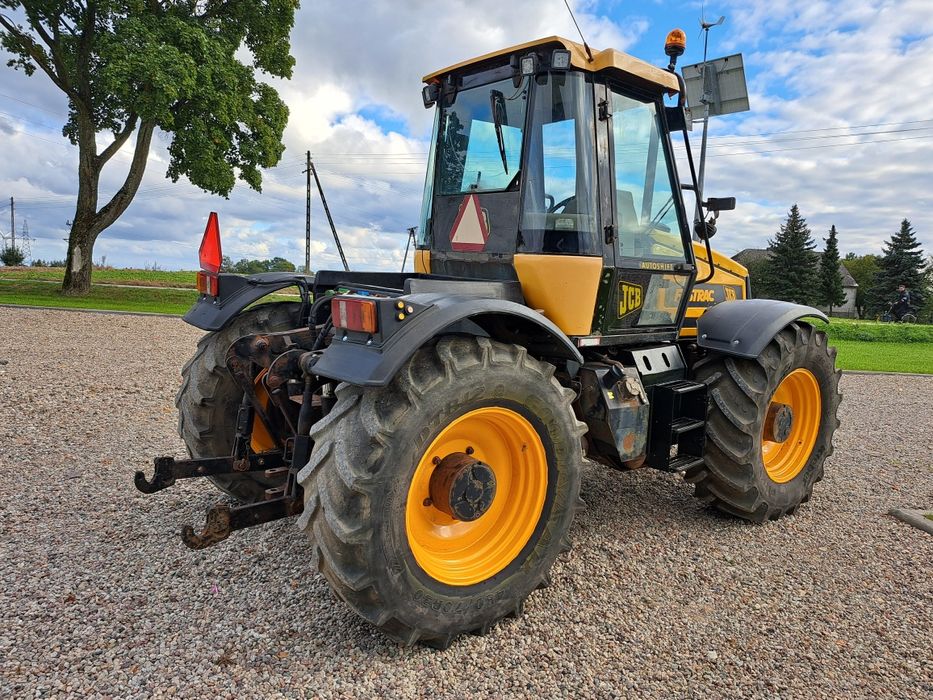 Ciągnik JCB Fastrac 2135
