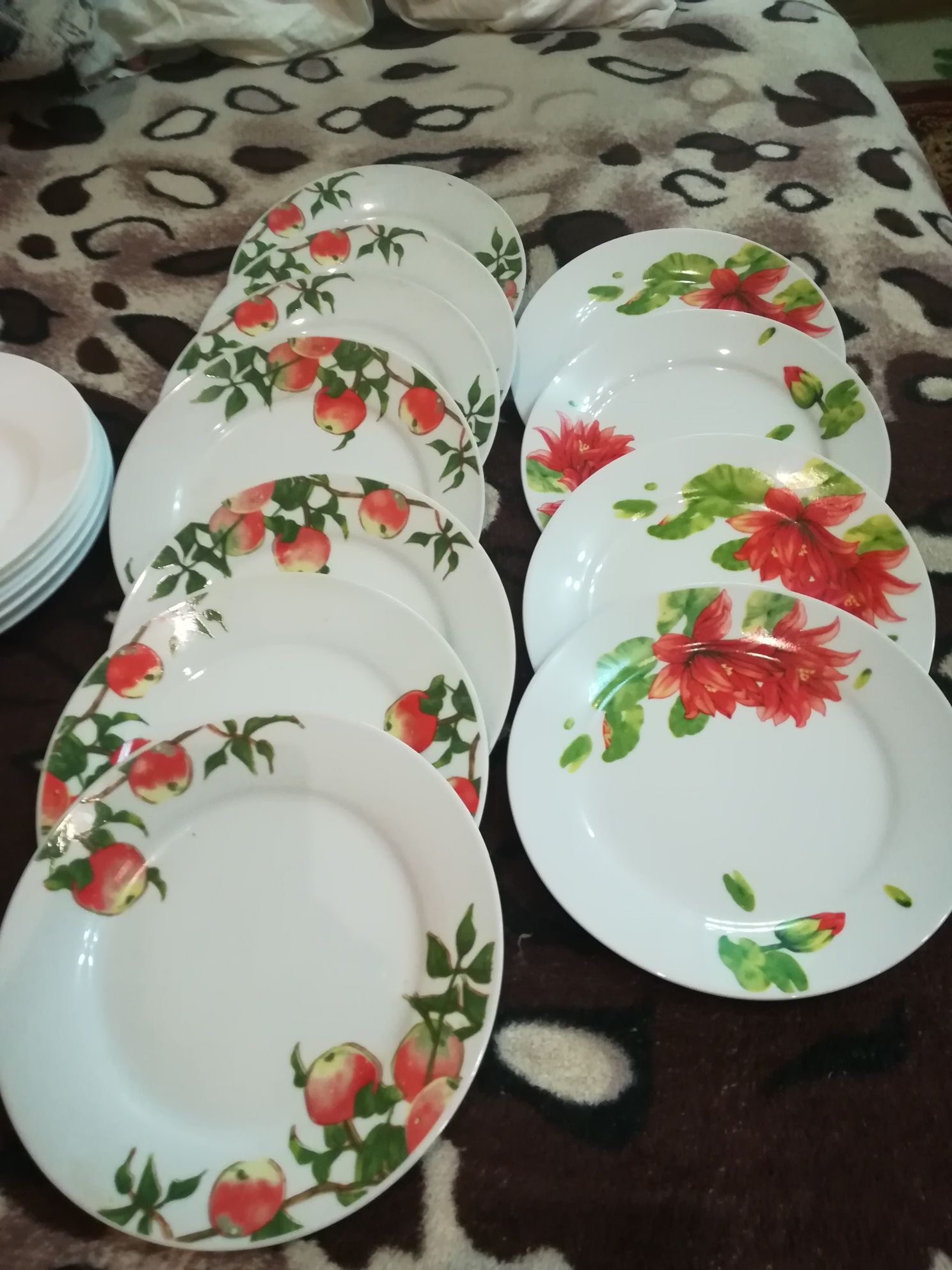 Продам изделия из фарфора и фаянса