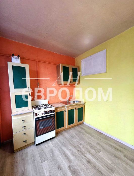 Продається затишна 1-к квартира біля метро Ботанічний сад