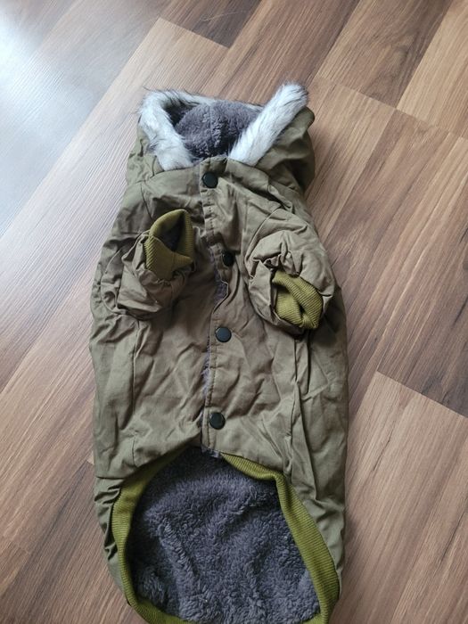 Jesień-zimowa kurtka dla psa rasy średniej