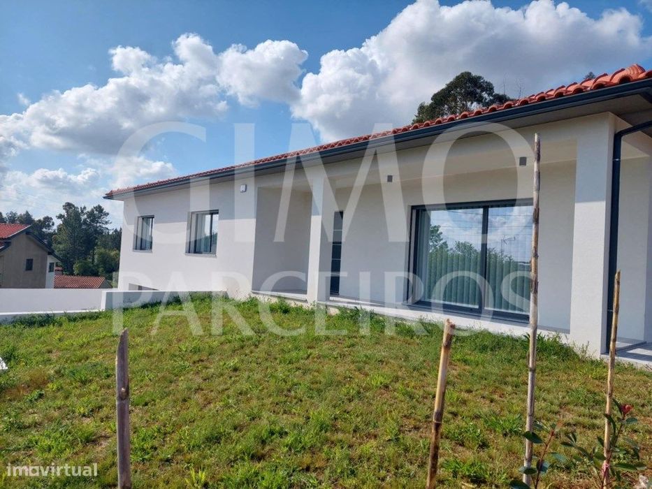 Moradia T3 Moderna e Confortável em Oliveira do Bairro.