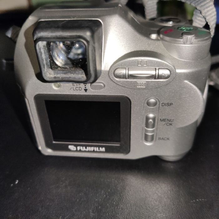 fujifilm finepix 2800 zoom com oferta de bolsa