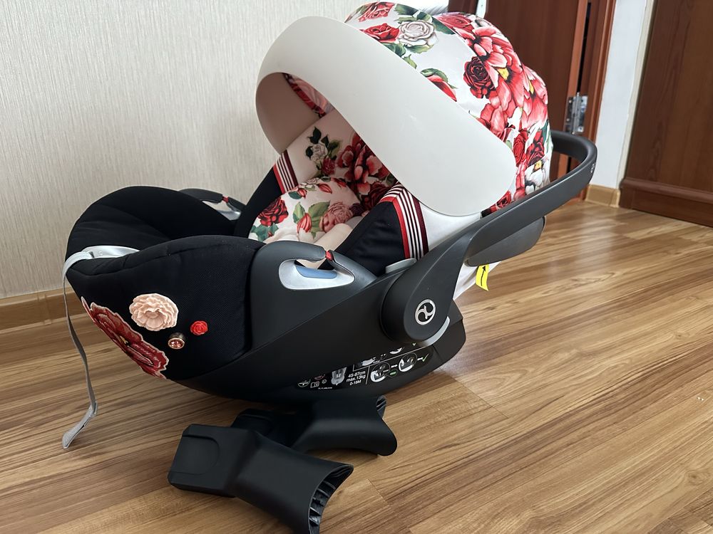 Автокрісло дитяче Cybex Cloud Z i-size Spring Blossom