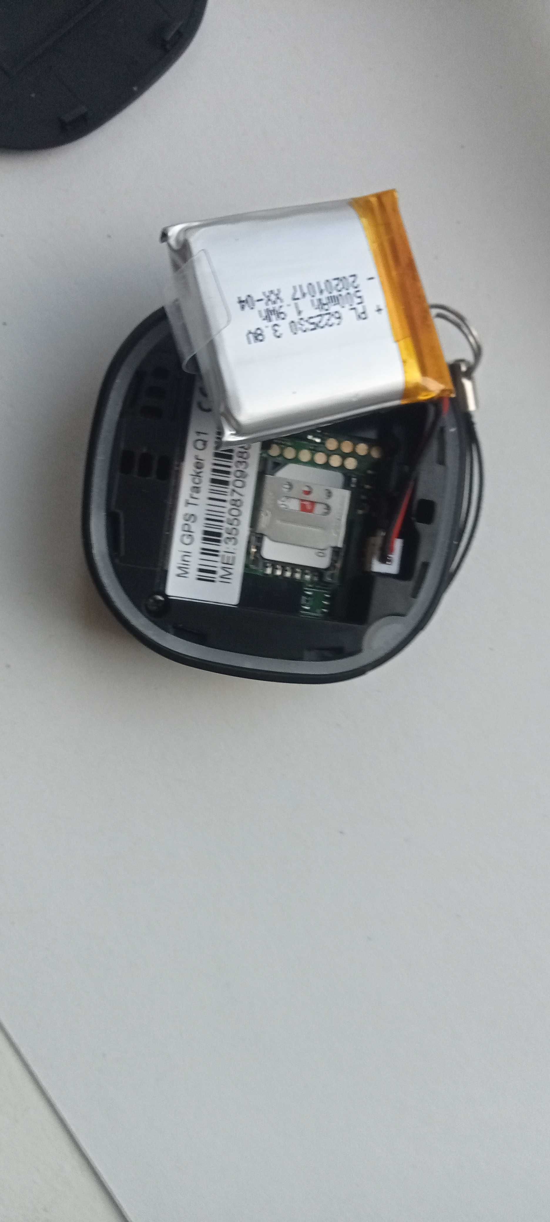 Lokalizator GPS miniaturowy z aktywnym odsłuchaniem - Qbit