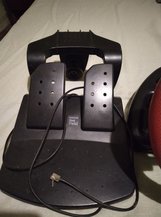 Игровой руль Bravis