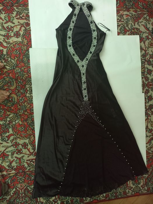 Вечірня сукня атлас