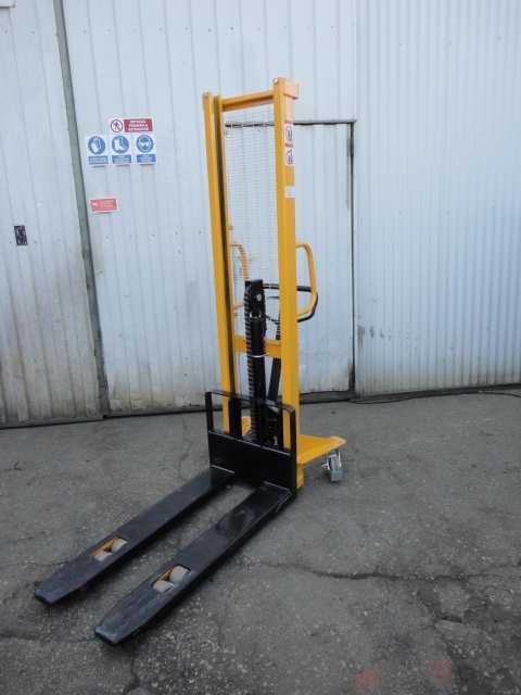 Stacker Manual 1000 Kg 1500mm