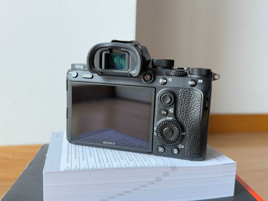 SONY Alpha A7 III com apenas 1000 disparos!