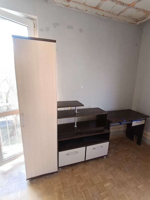 Zestaw meblowy - biurko, słupek, regał wiszący, podstawka TV, szafka