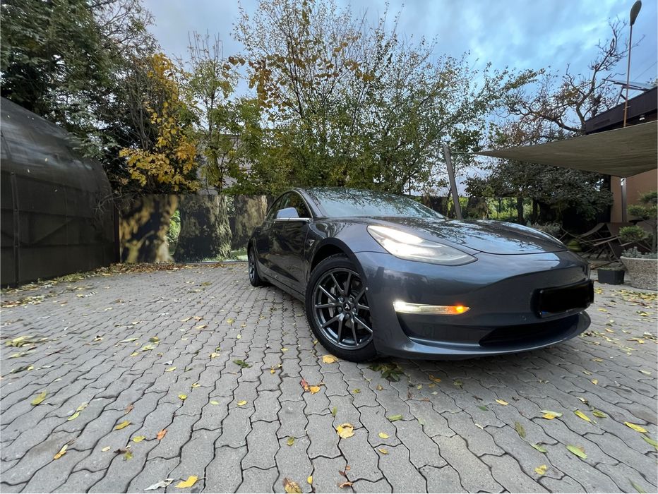 Tesla Model 3 Mid Range 2019