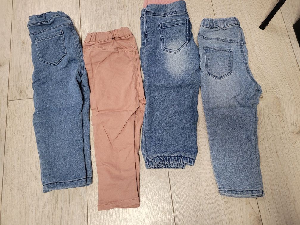 4 pary jeansów 86
