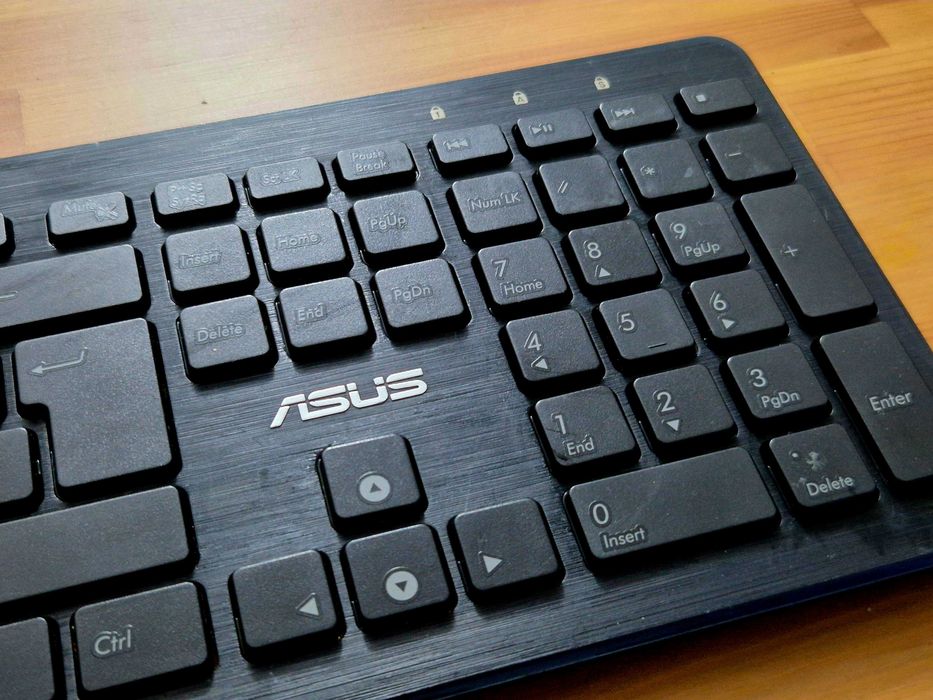 Teclado USB ASUS AK1D (Layout PT) - Slim - Multimédia