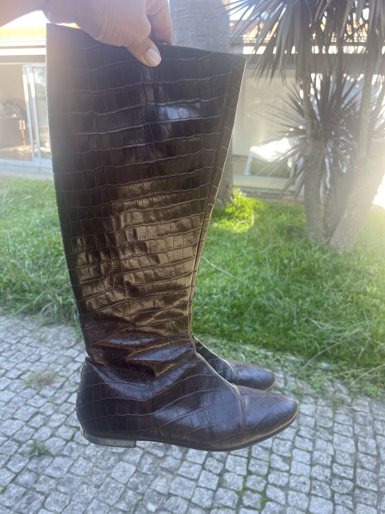 Bota de cano alto
