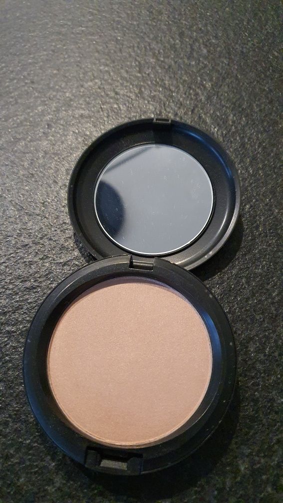 mac sparkling rose iridescent pressed powder puder