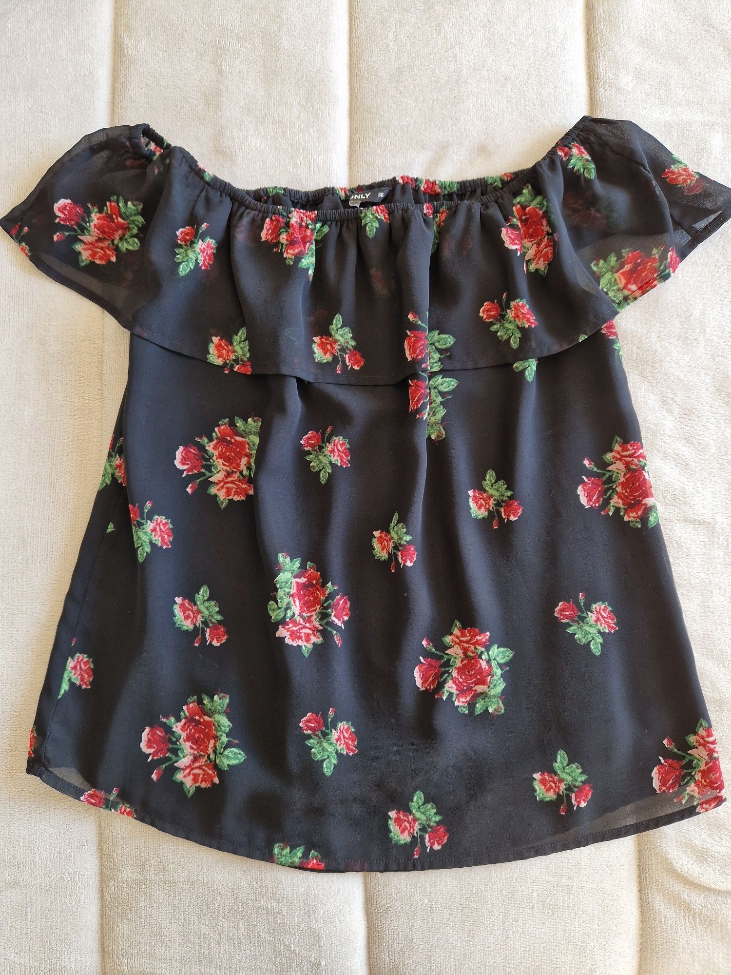 Top preto/flores
