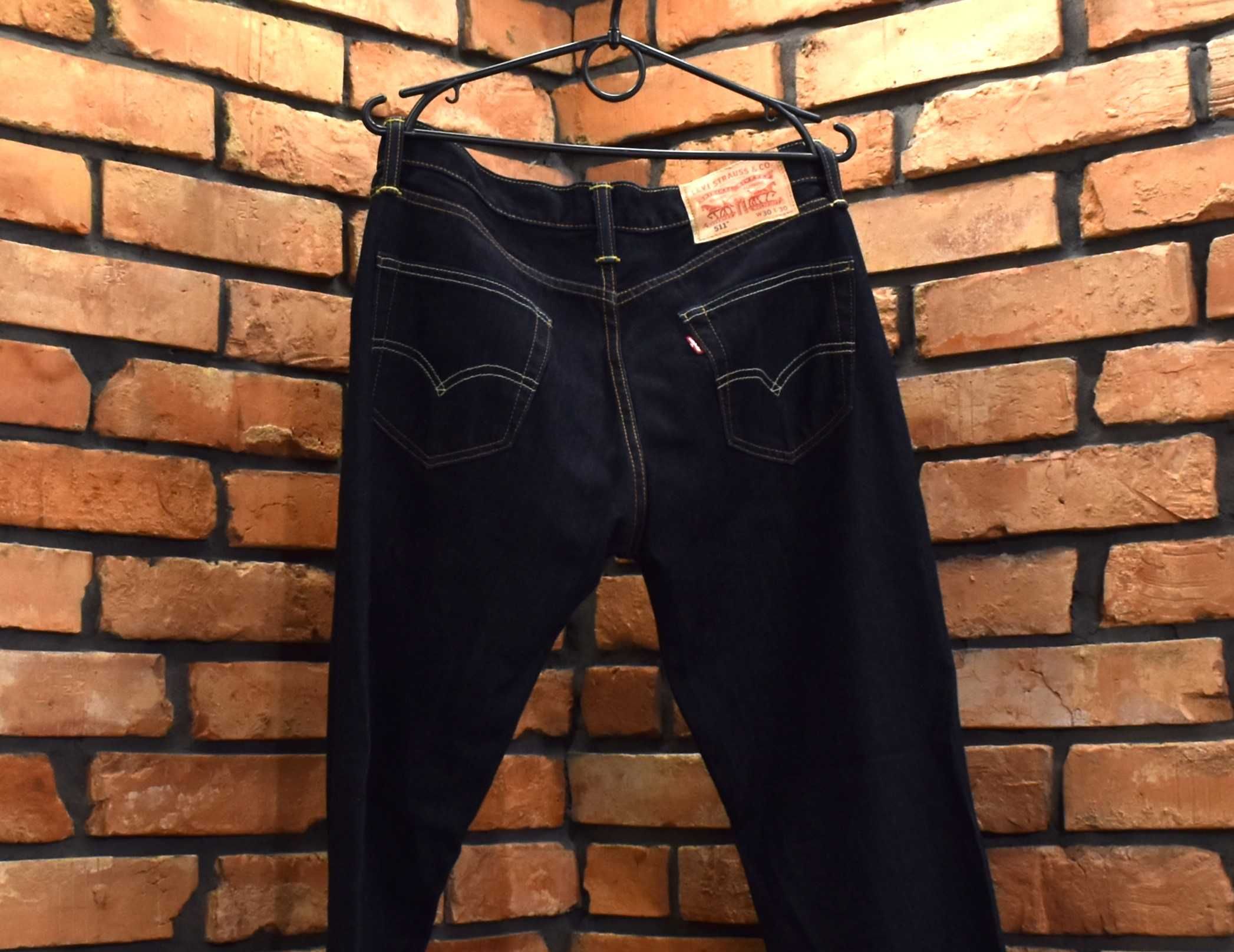 Levi's 511 granatowe spodnie jeansy oryginał jak nowe W30 L30