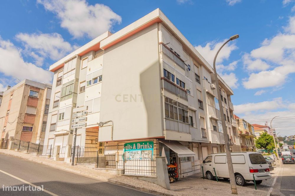 Apartamento T2 em Odivelas com Terraço e Boa Exposição Solar