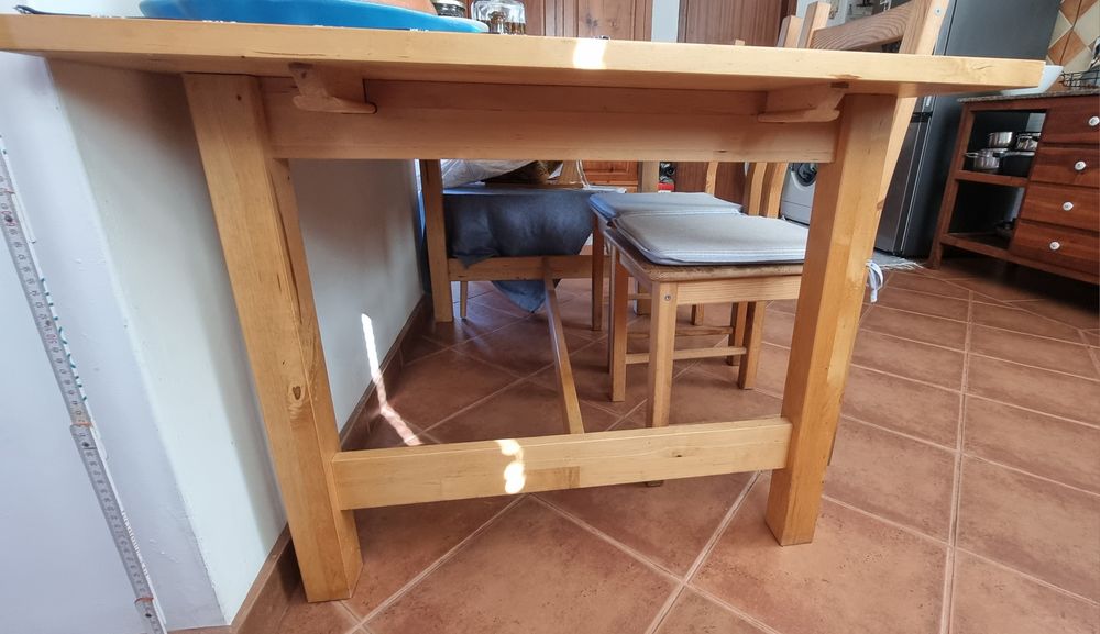 Mesa de jantar de Madeira para 6 até 12 pessoas