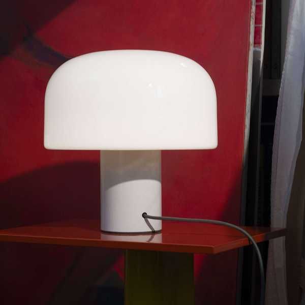 Candeeiro de mesa – BELLHOP Glass T da Flos (Original e Novo)