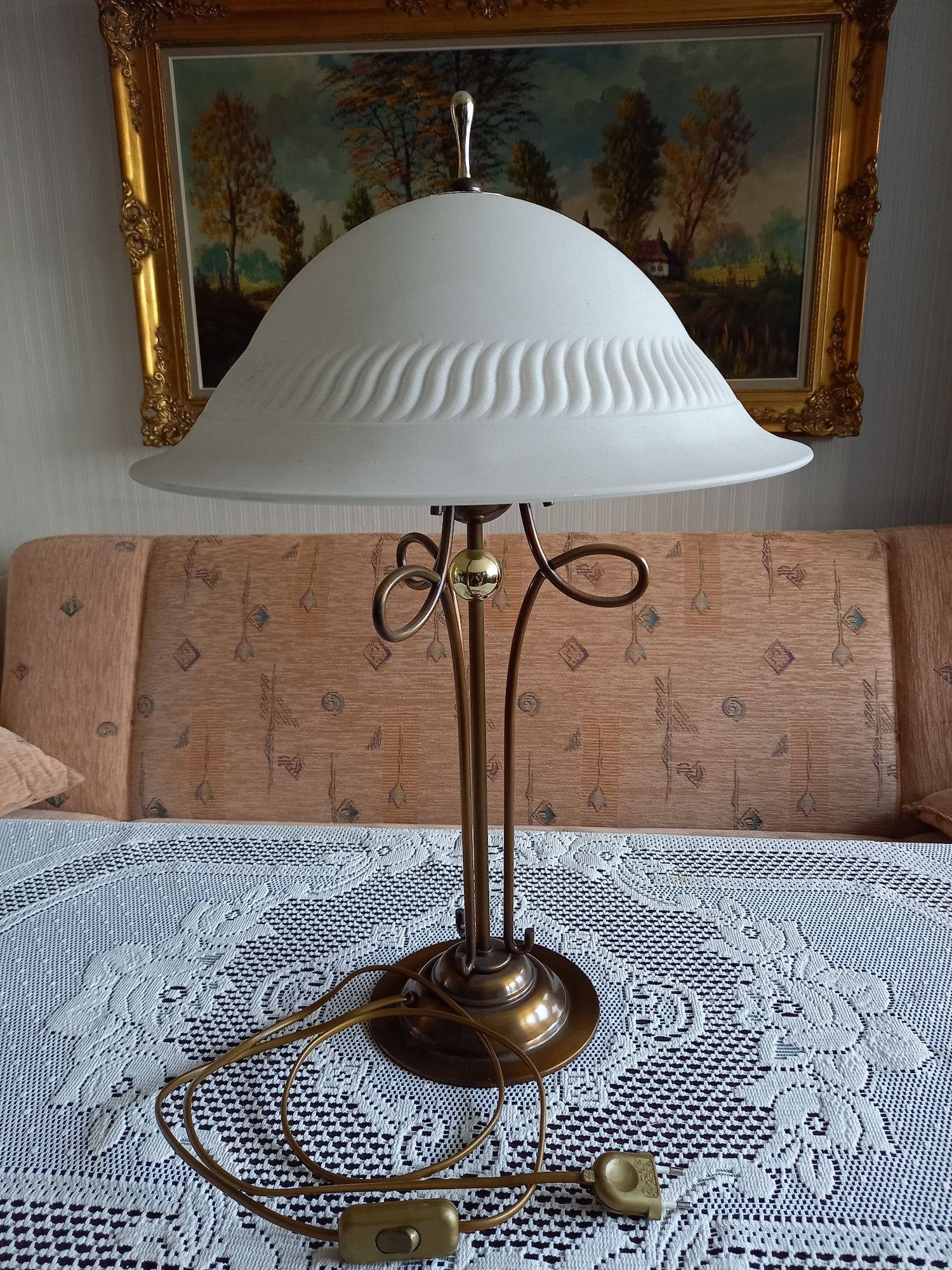 Bardzo stara lampa stołowa