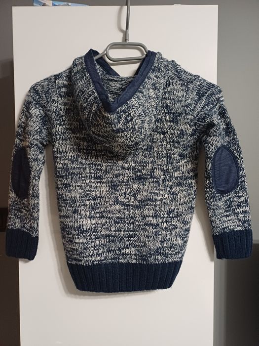 Sweter z kapturem dla chłopca Resrved