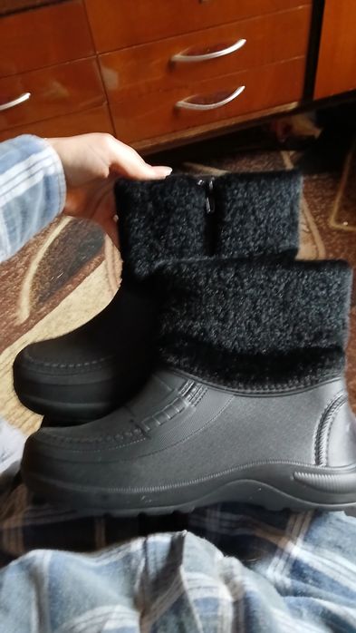 Сапожки для двору , галоші