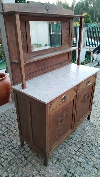 Móvel antigo (+180 anos)