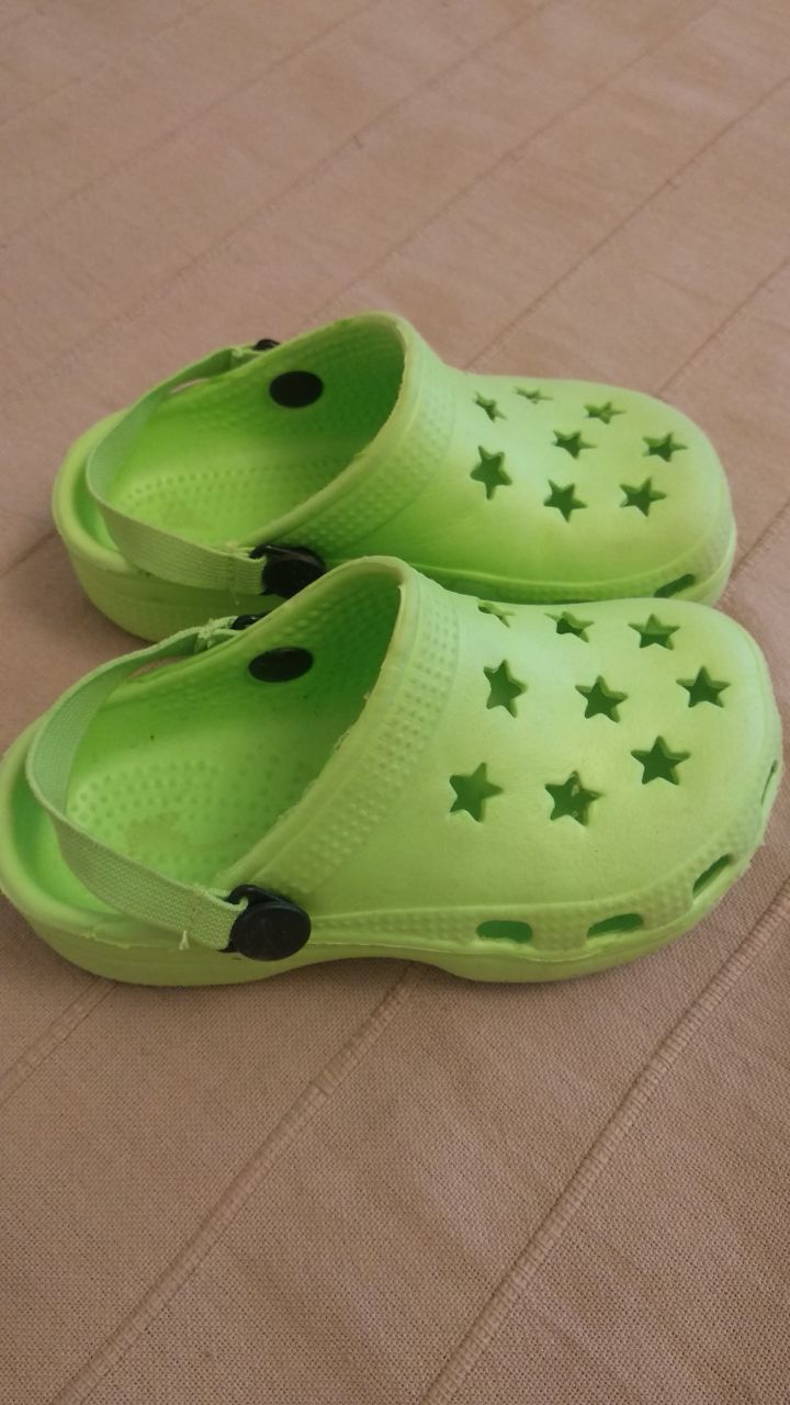 Босоніжки Crocs зелені