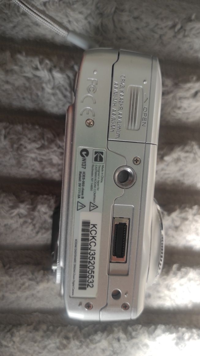 Фотоапарат Kodak EasyShare DX6340 в стані нового, на батарейках