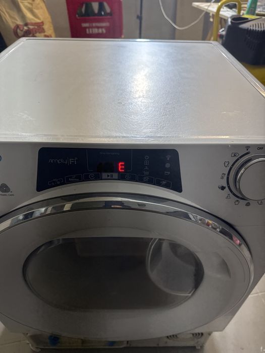 Maquina de secar roupa usada