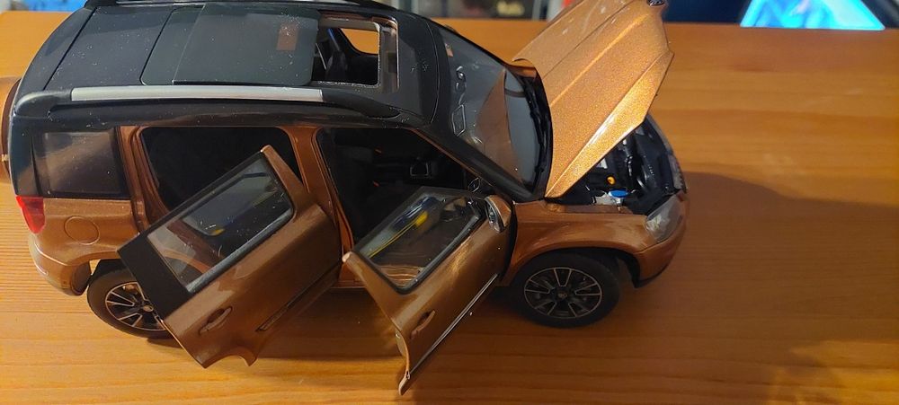 Model 1:18 Skoda Yeti Paudi