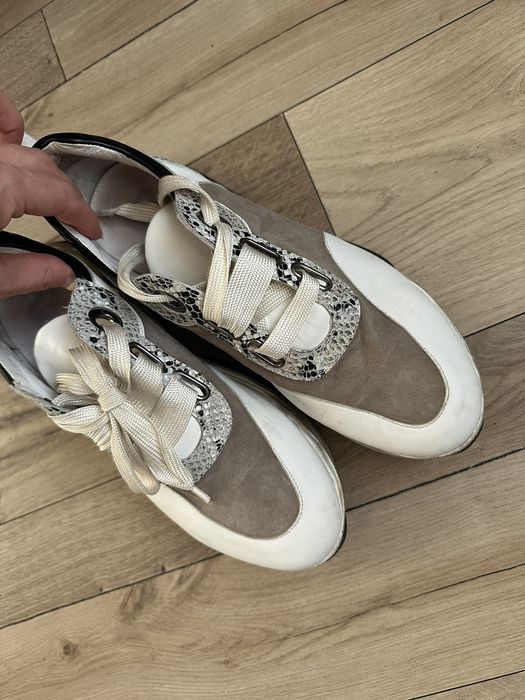 Продам жіночі снікерси