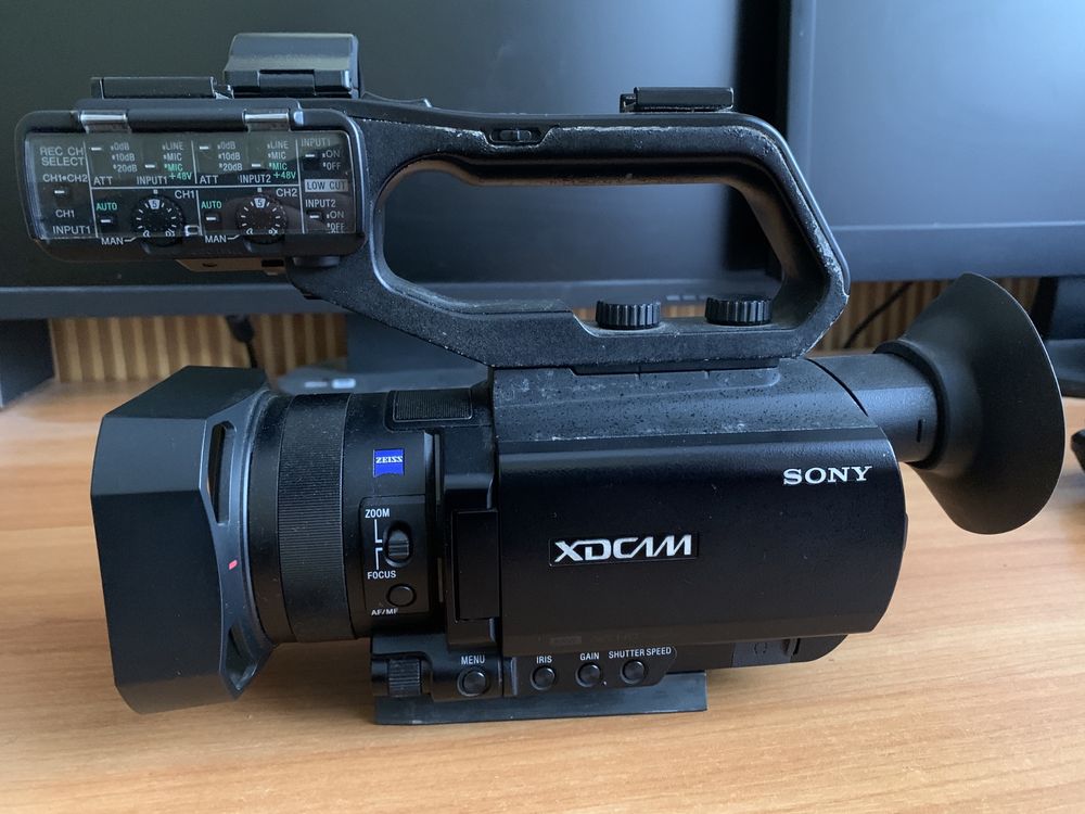відеокамера Sony PXW-X70