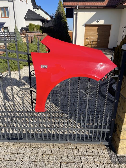 Opel Corsa D Prawy Blotnik Z547