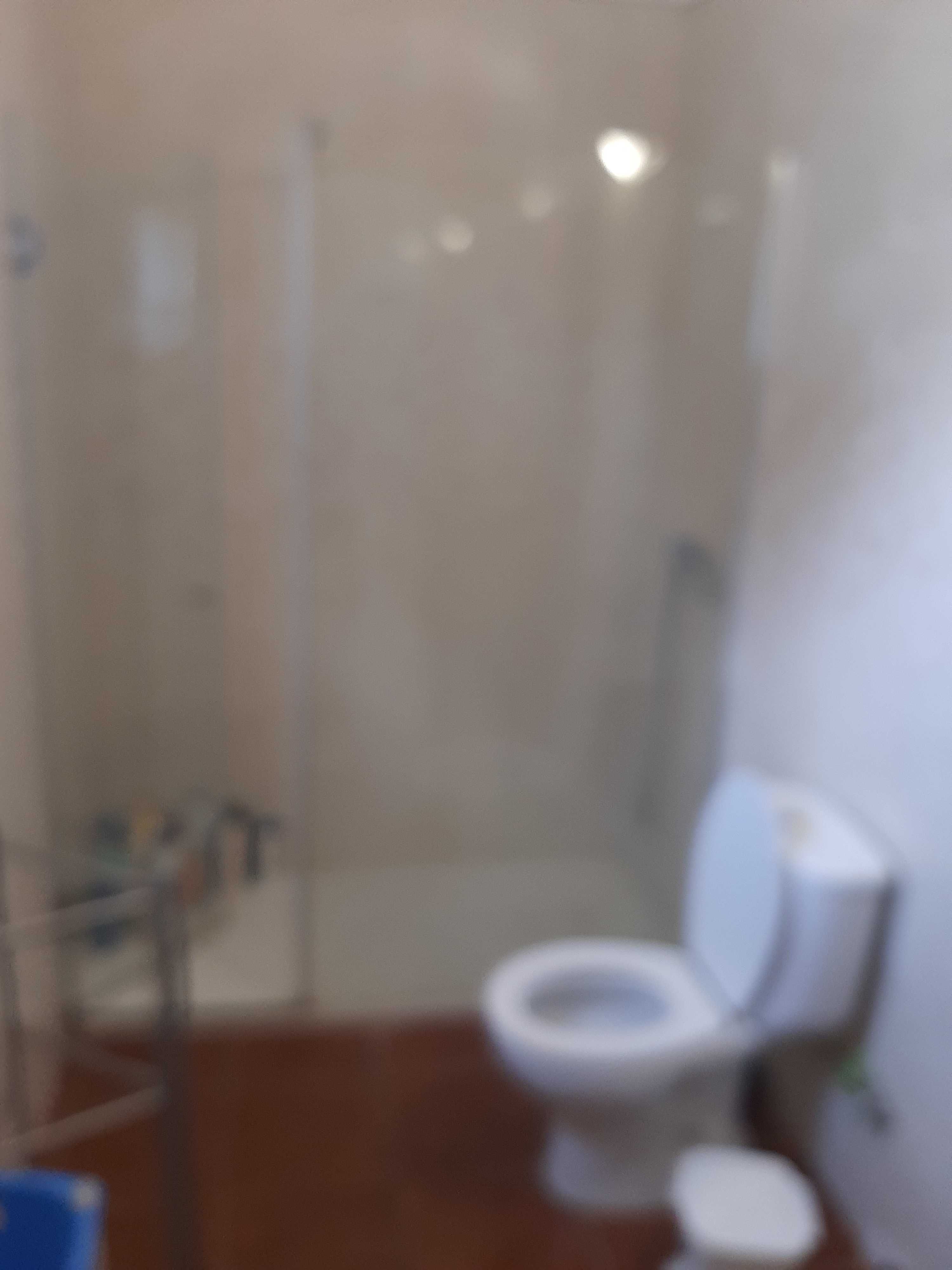 Desp incluidas, Quarto amplo em moradia, Porta de Moura