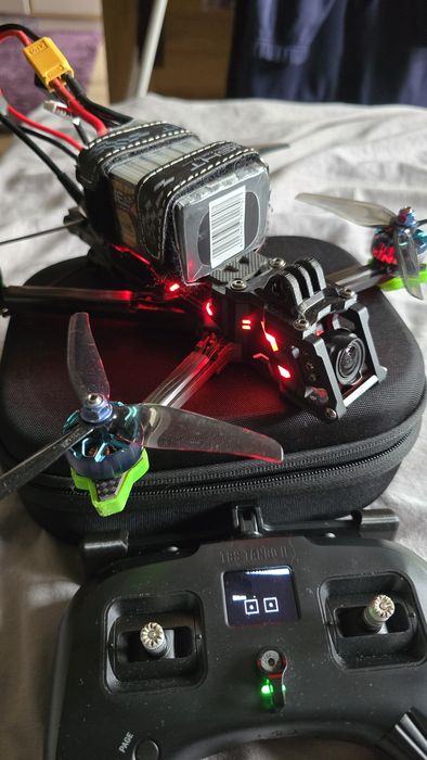 Dron fpv Nazgul Evoque f5 v2 o3 gps, bateria