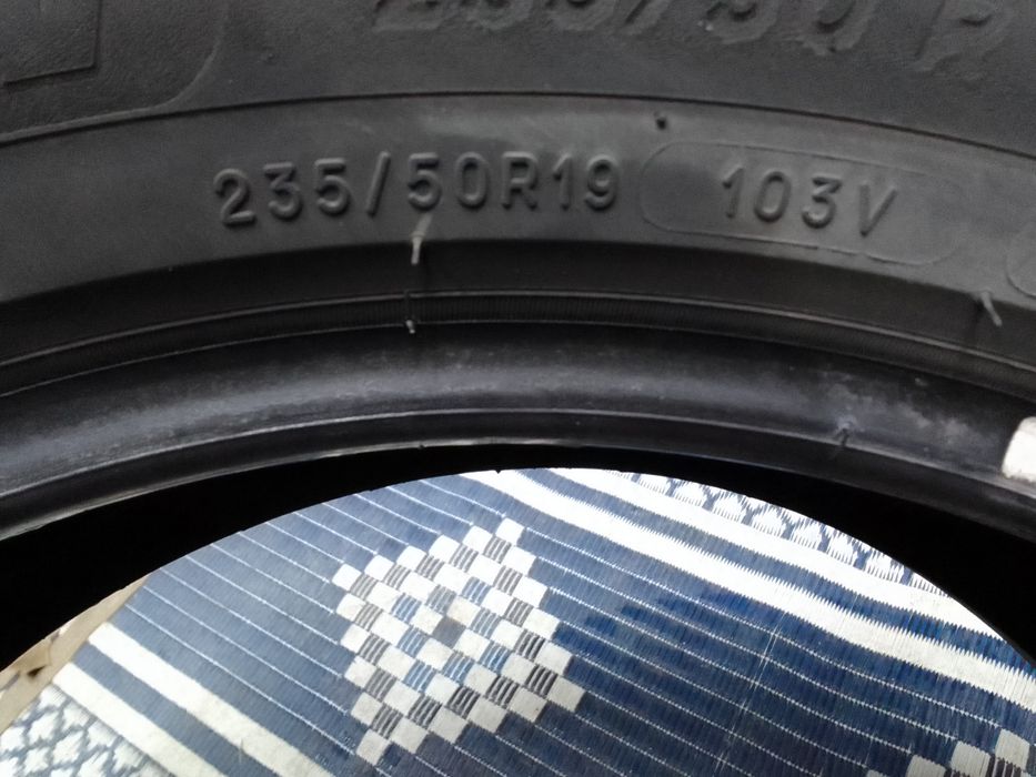 Opona zimowa 235/50r19 MICHELIN 2022r