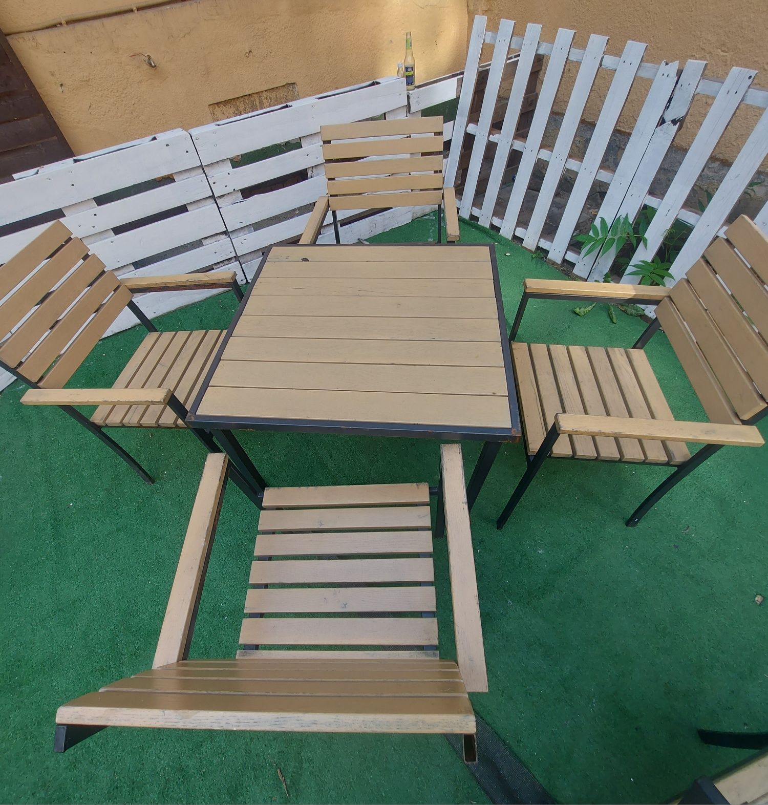 Komplet ogrodowy, stół + krzesla