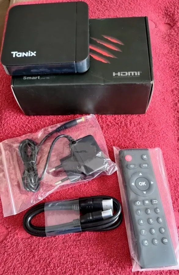 TV box Tanix W2  2/16, Android 11, Slimbox, нові