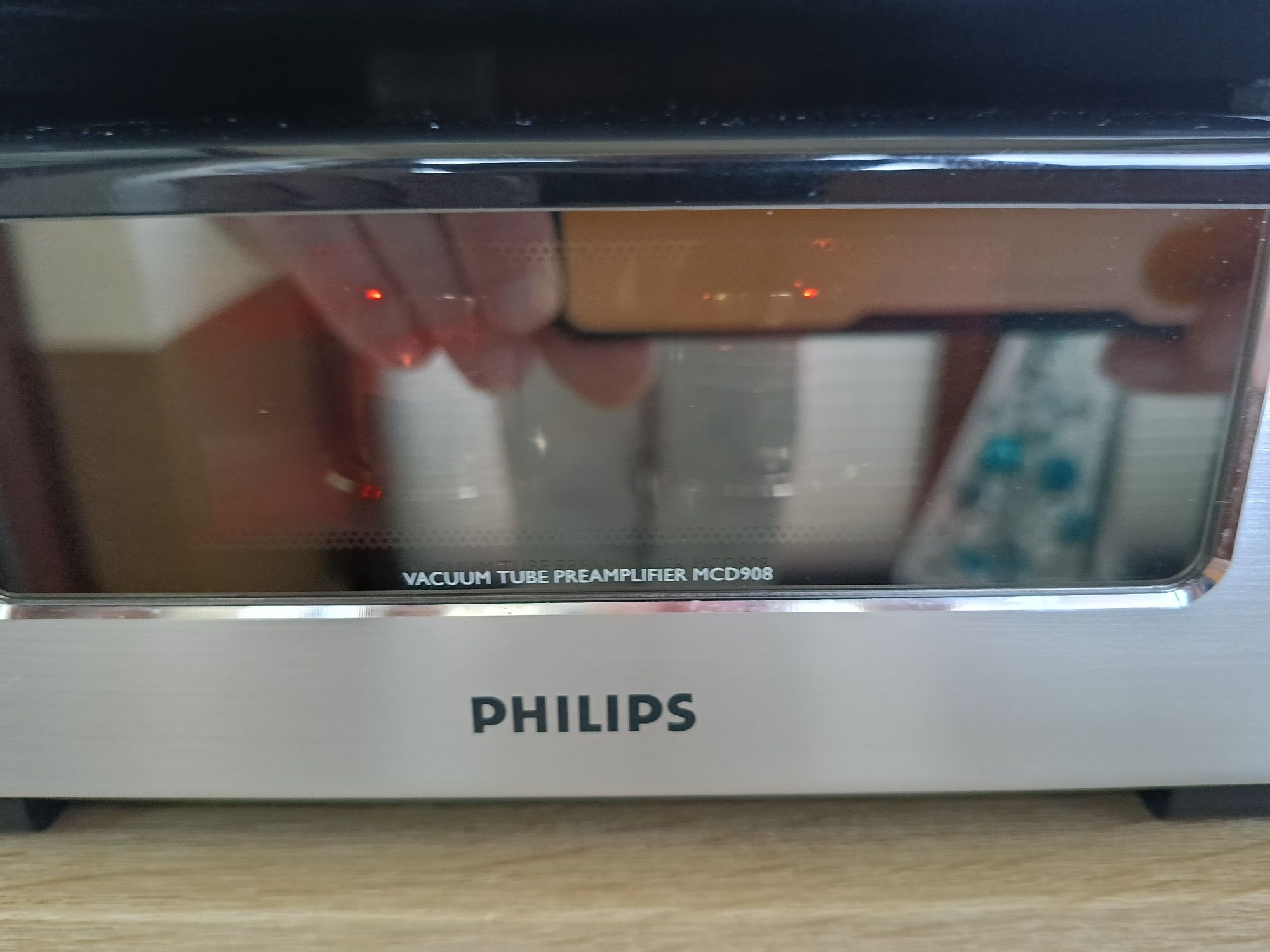 Wieża Philips MCD 908 z kolumnami