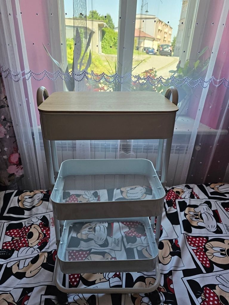 Nowy wózek kuchenny
