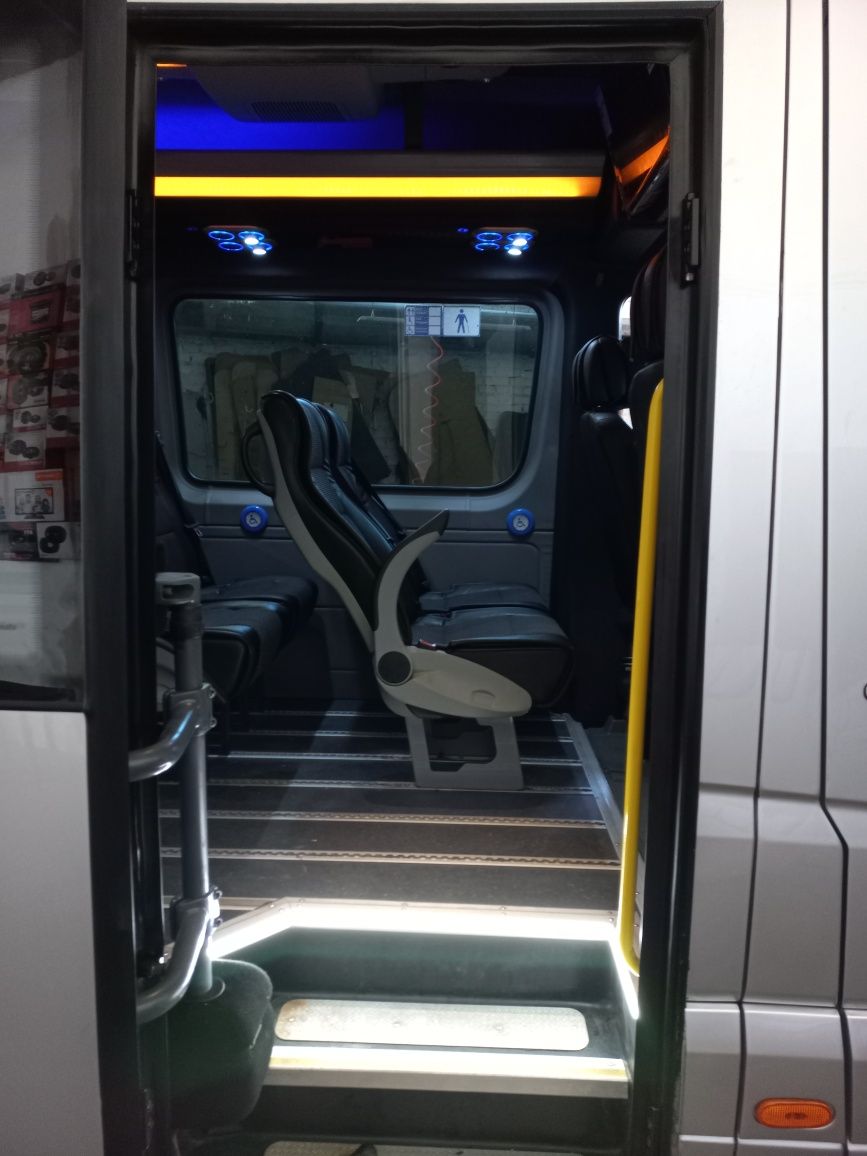 Переоборудование микроавтобусов обшивка салона перетяжка сидений