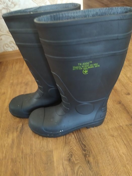 Захисні гумові чоботи з металевим носком  розмір 42