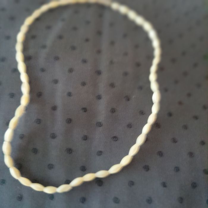 Colar em madrepérola antigo