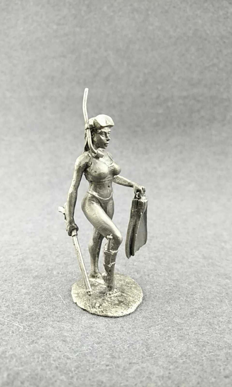 статуэтка фигурка олово девушка подводная охота плавец ружье ласты